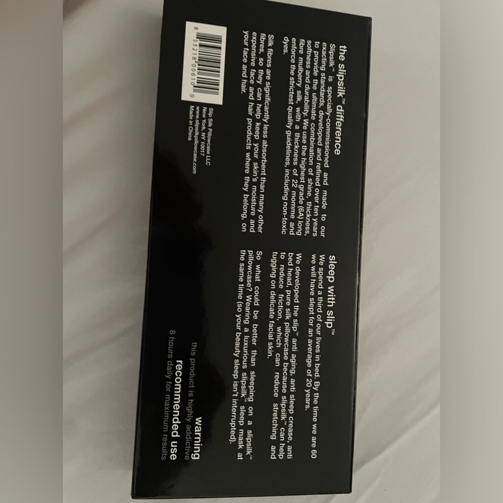 New never used Black Pure silk sleep mask - Picture 2 of 3